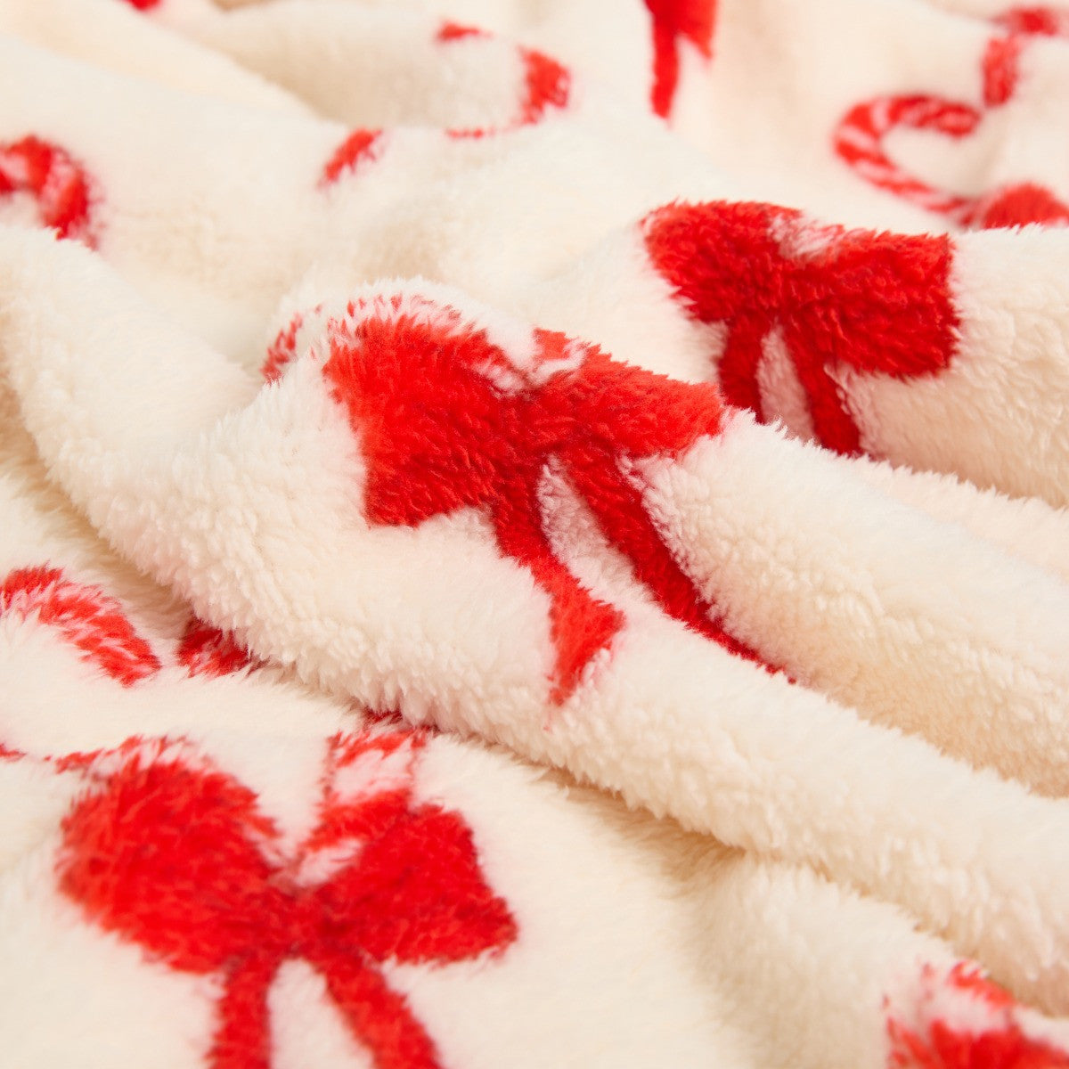 Candy Bow Heart Print Teddy Throw – White/Red