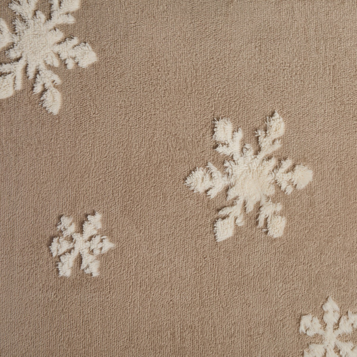 Tufted Snowflake Fleece Throw – Natural