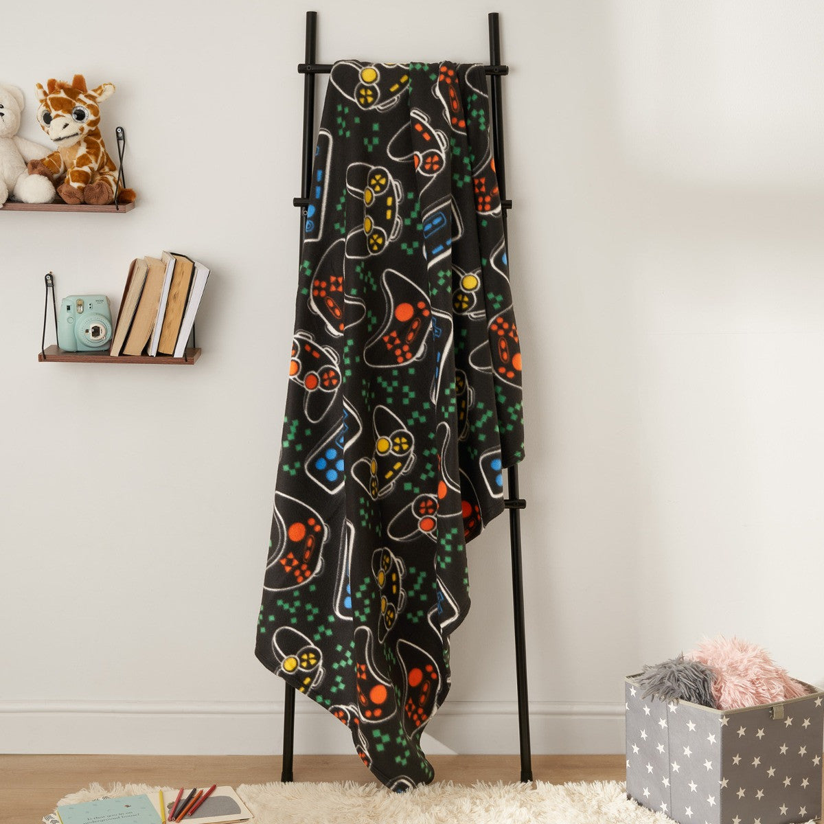 Gaming Print Fleece Throw – Black