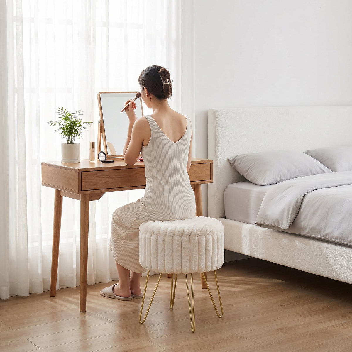 Elegant Ribbed Storage Stool With Hairpin Legs – Mink