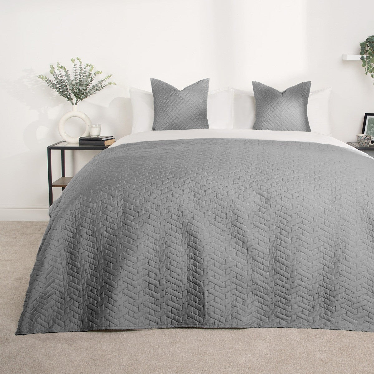 Pinsonic Throw – Charcoal