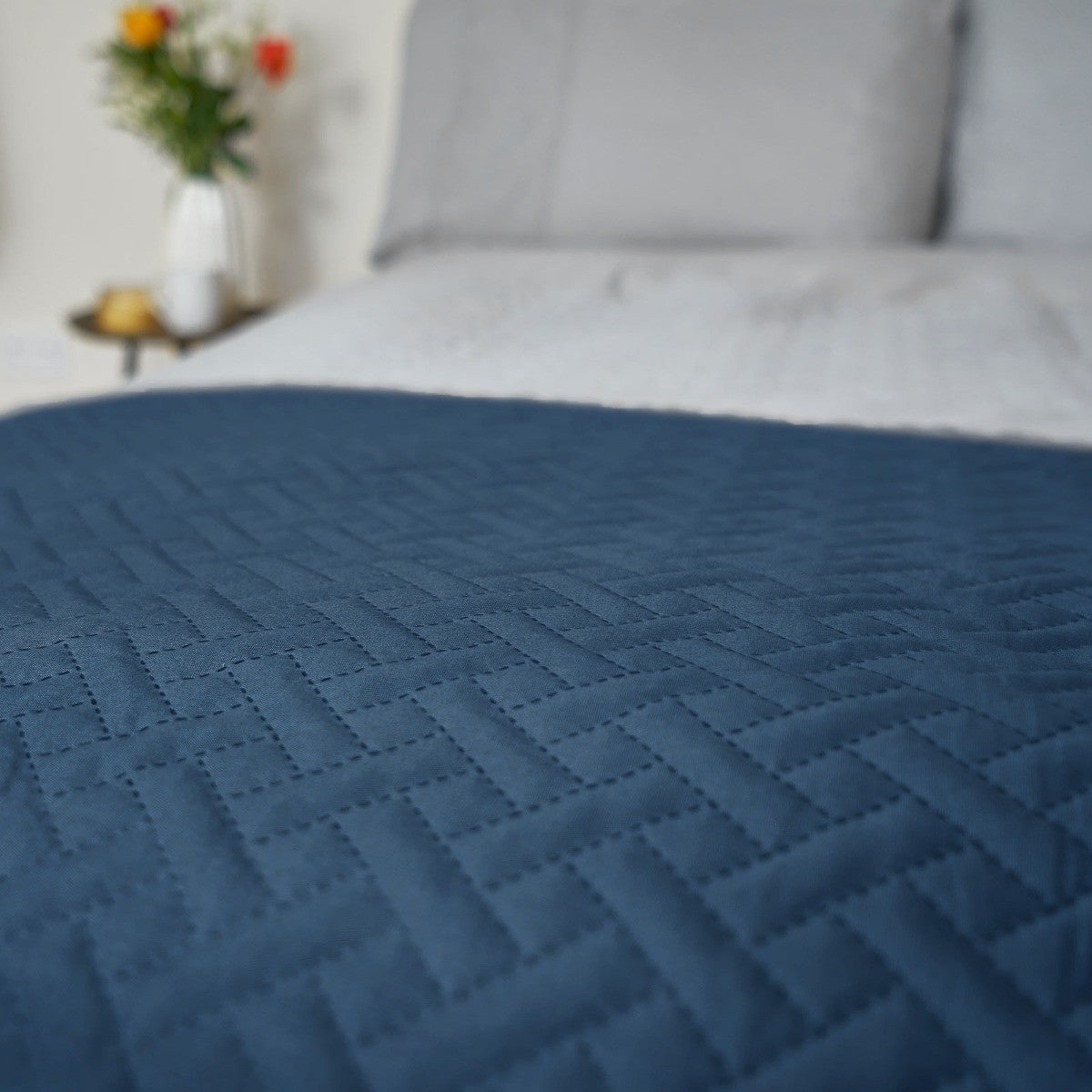 Pinsonic Throw – Navy