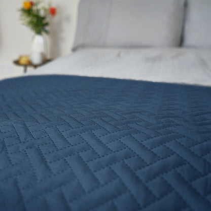 Pinsonic Throw – Navy