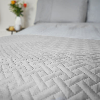 Pinsonic Throw – Silver