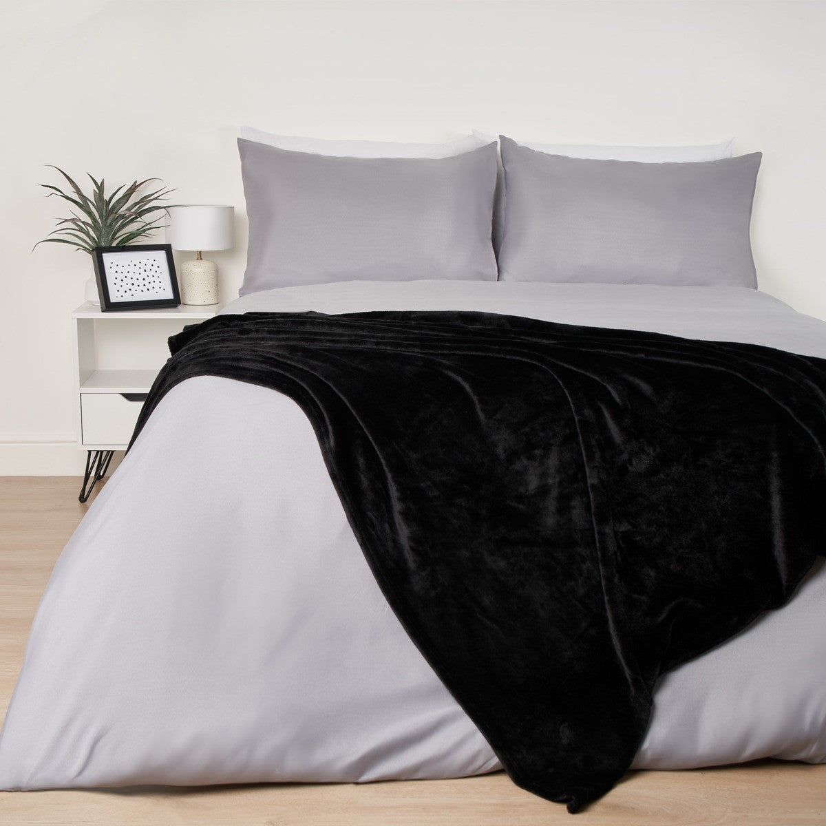 Supersoft Throw – Black