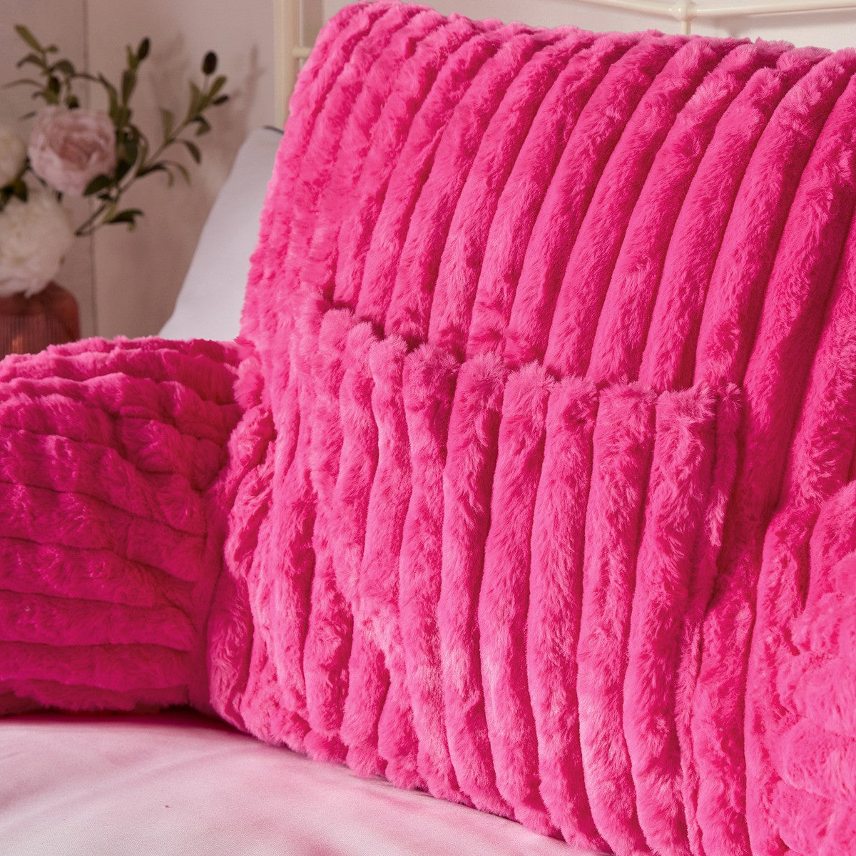 Ribbed Faux Fur Cuddle Cushion with Heatable Pocket – Pink