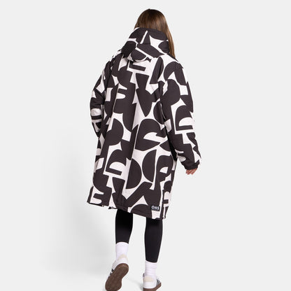 Geometric Print Sherpa Drying Robe – Monochrome