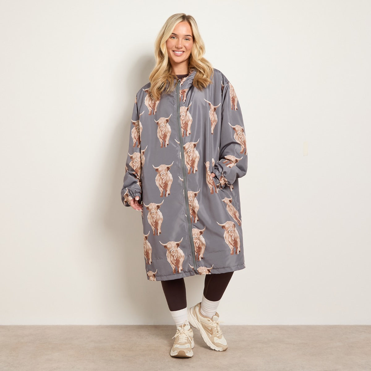 Fun Print Sherpa Drying Robe – Highland Cow Grey/Brown