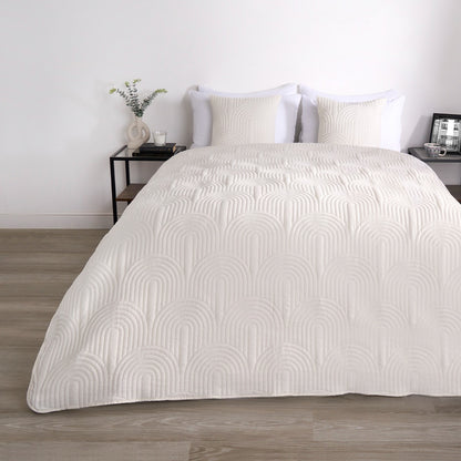 Arches Embossed Pinsonic Throw – Cream