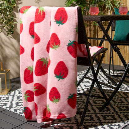 Strawberry Print Fleece Throw – Pink
