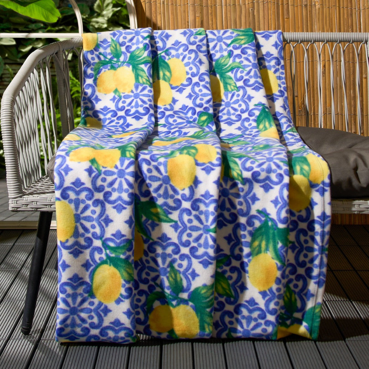 Lemon Print Fleece Throw – Blue/White