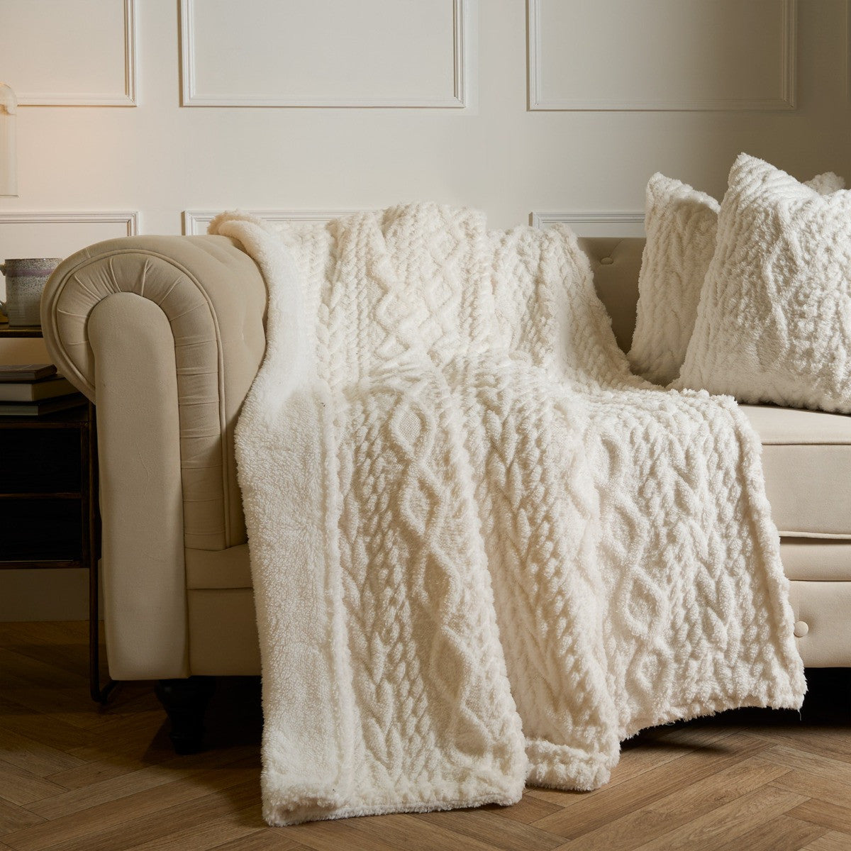Cable Knit Sherpa Throw – Cream