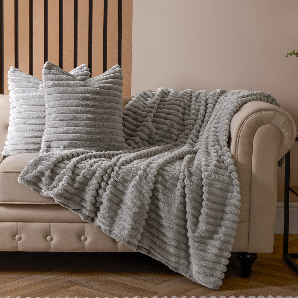 Faux Fur Thick Ribbed Throw – Grey