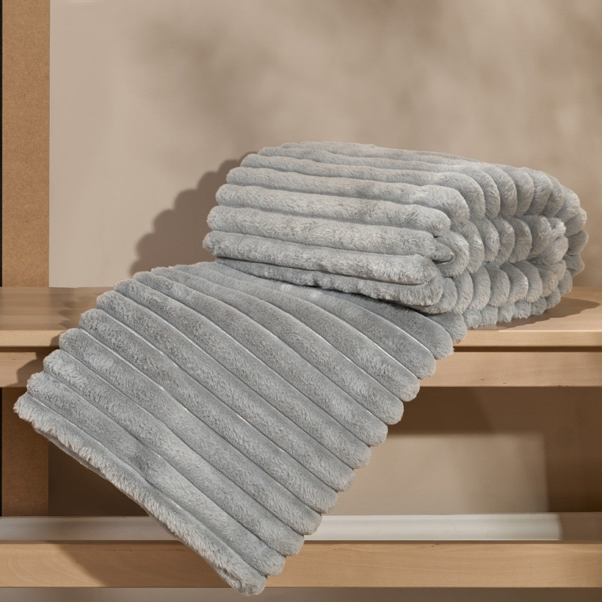 Faux Fur Thick Ribbed Throw – Grey
