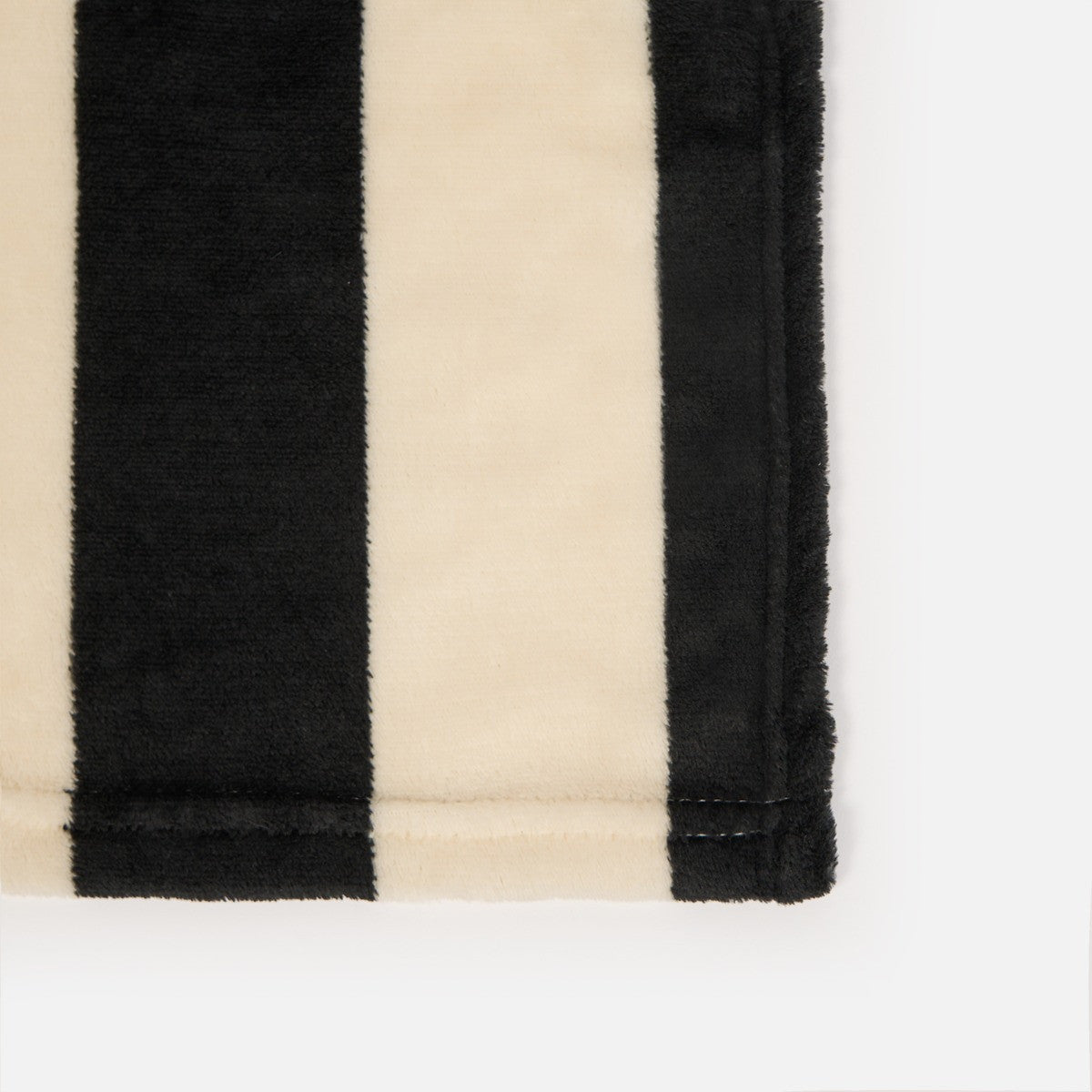 Stripe Print Ultra Soft Throw – Monochrome