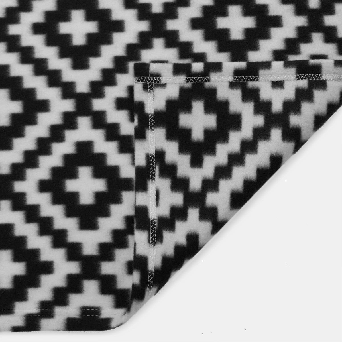 Geometric Tile Print Fleece Throw – Monochrome