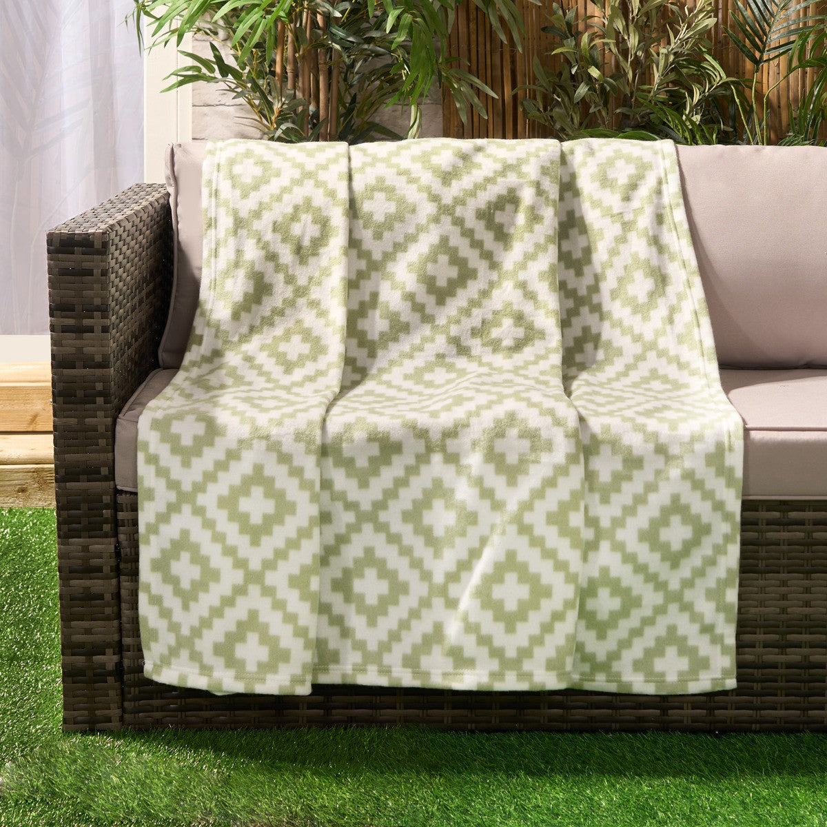 Geometric Tile Print Fleece Throw – Sage