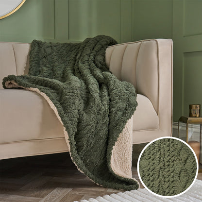 Cable Knit Sherpa Throw – Woodland Green