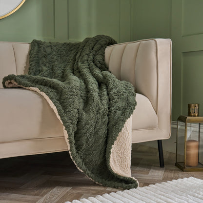 Cable Knit Sherpa Throw – Woodland Green