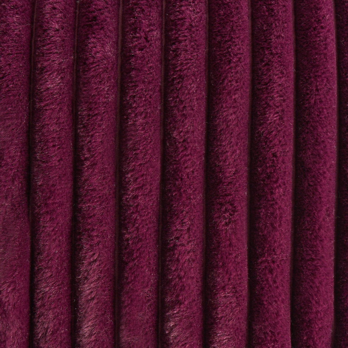 Faux Fur Thick Ribbed Throw – Burgundy