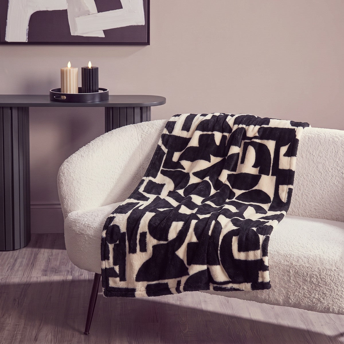 Geometric Teddy Fleece Throw – Monochrome