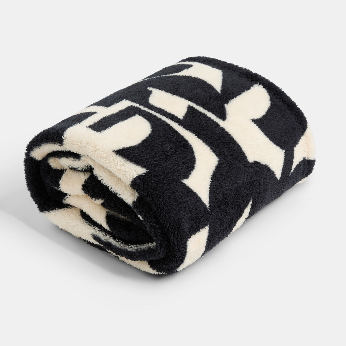 Geometric Teddy Fleece Throw – Monochrome