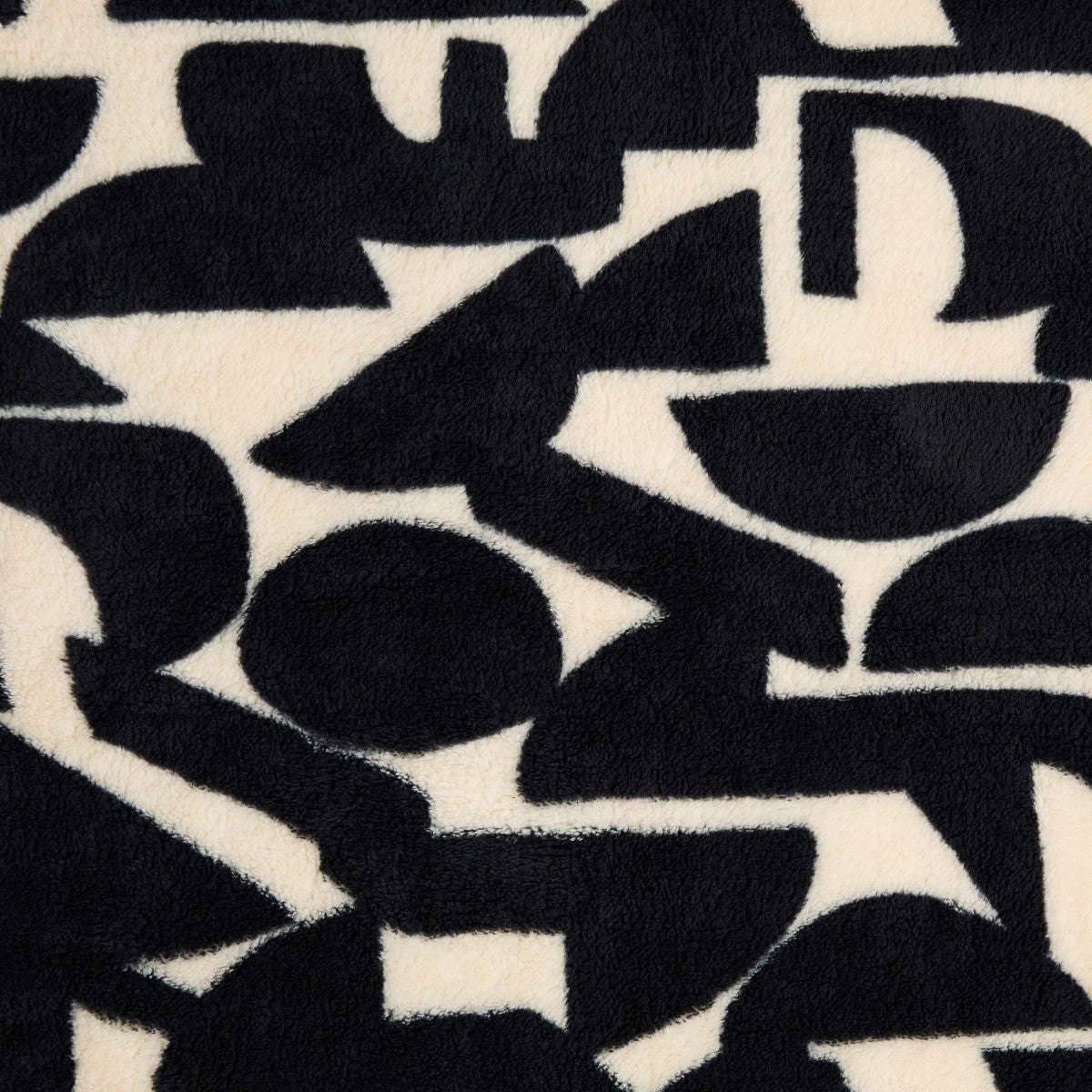 Geometric Teddy Fleece Throw – Monochrome
