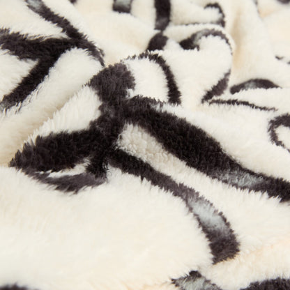 Ribbon Bow Print Teddy Fleece Throw – Monochrome