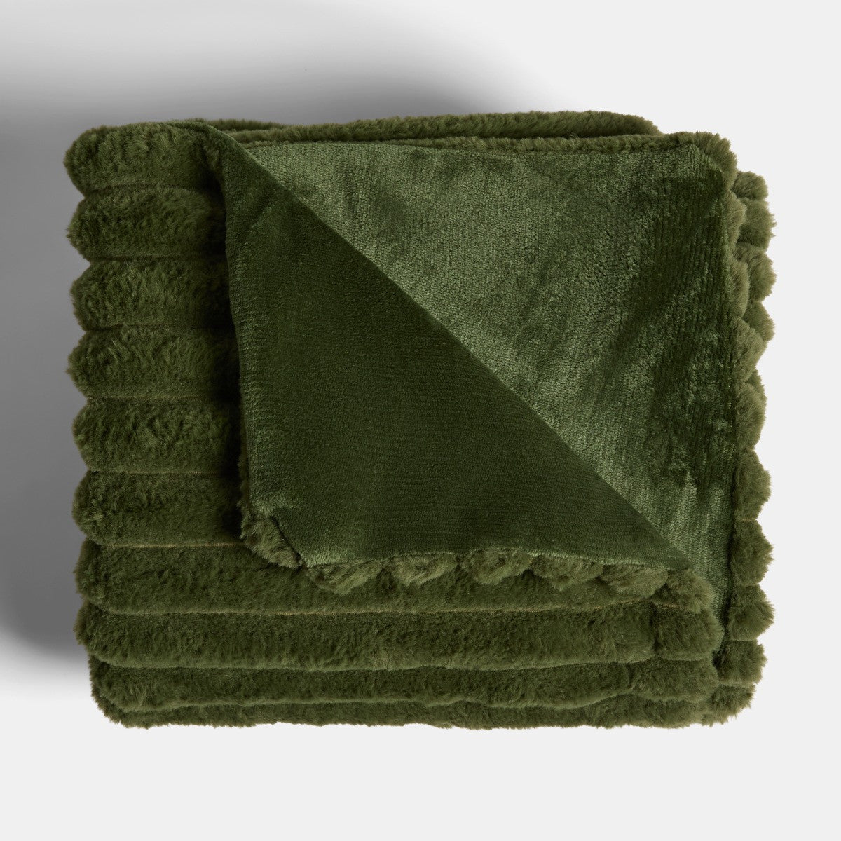 Faux Fur Thick Ribbed Throw – Woodland Green