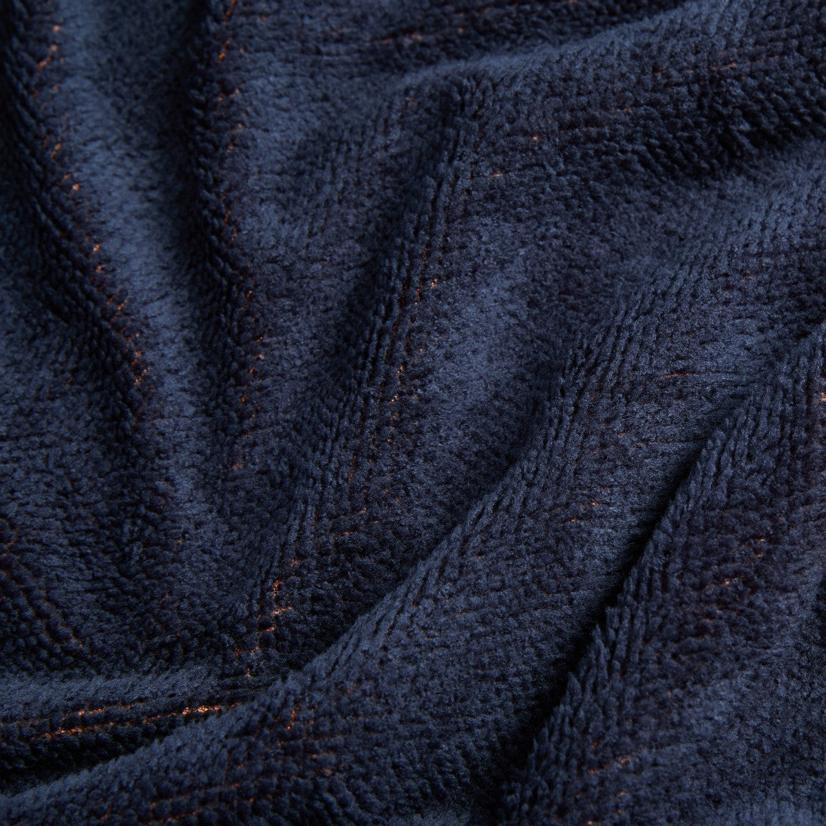 Tufted Gingerbread Fleece Throw – Navy
