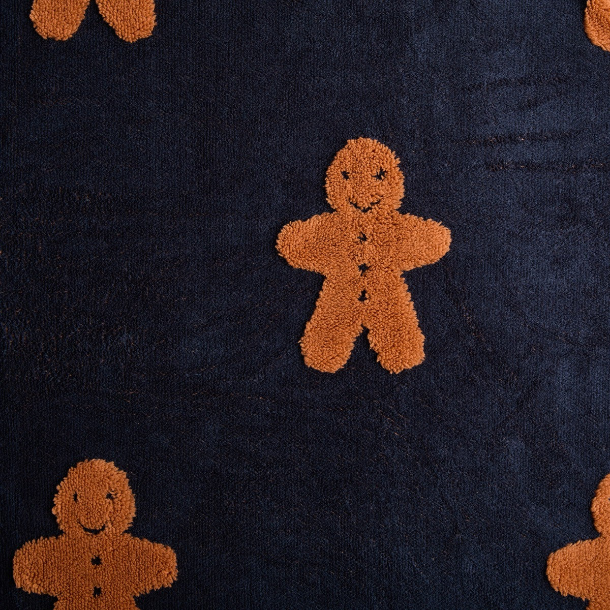 Tufted Gingerbread Fleece Throw – Navy