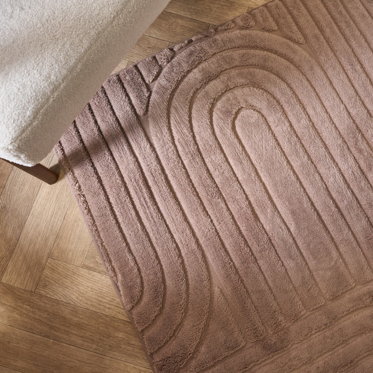 Tufted Arches Rug – Mocha