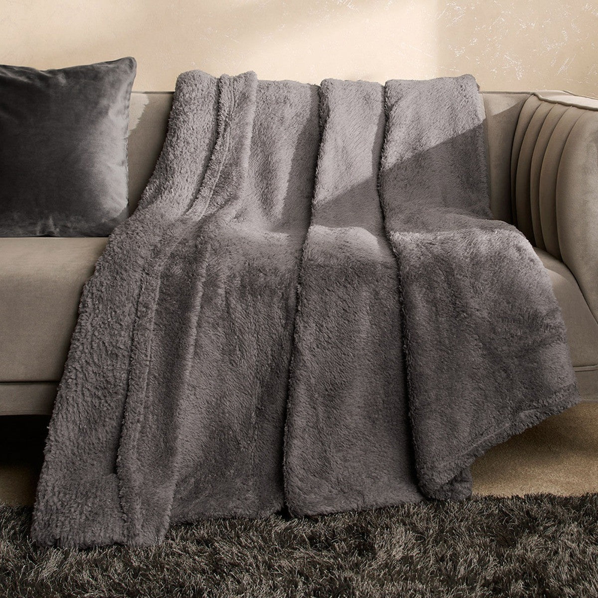 Teddy Fleece Throw – Charcoal Grey