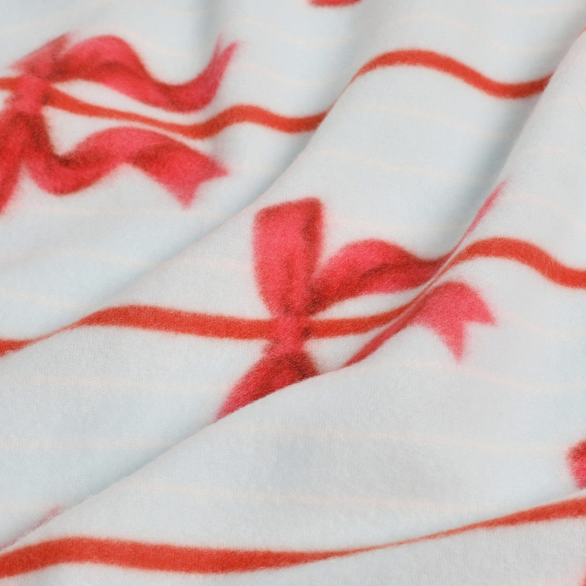 Bow Print Fleece Throw – Blue/Red