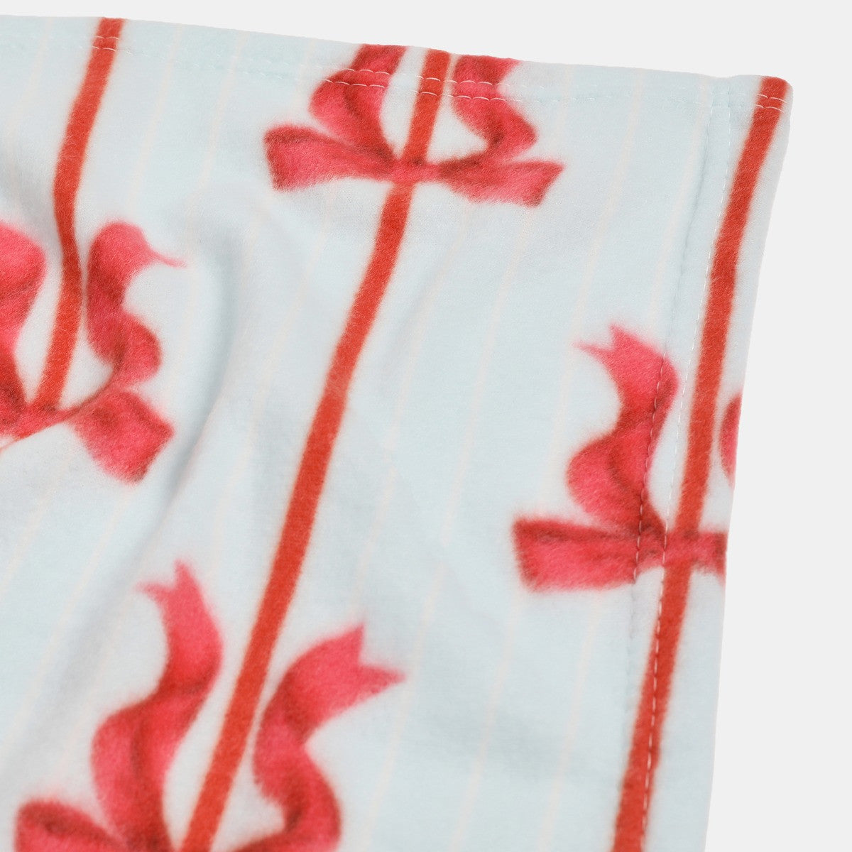 Bow Print Fleece Throw – Blue/Red