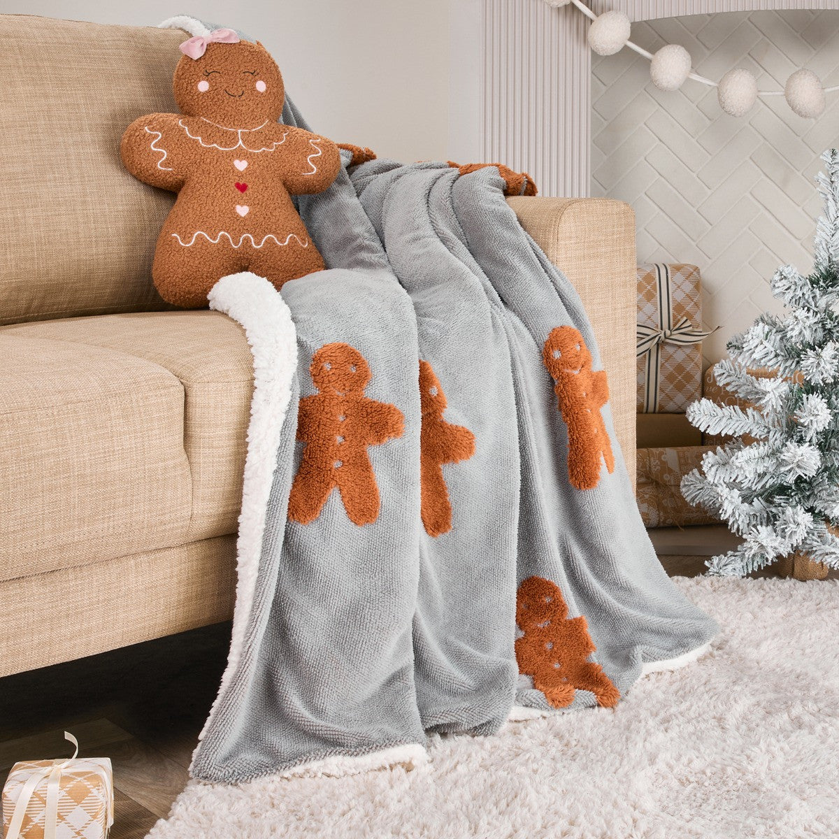 Tufted Gingerbread Fleece Throw – Charcoal