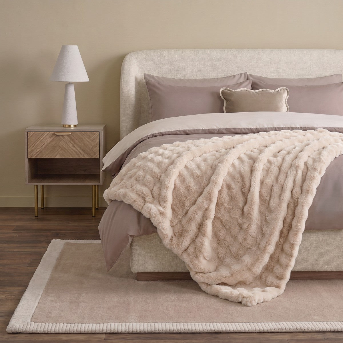 Bubble Faux Fur Throw – Cream