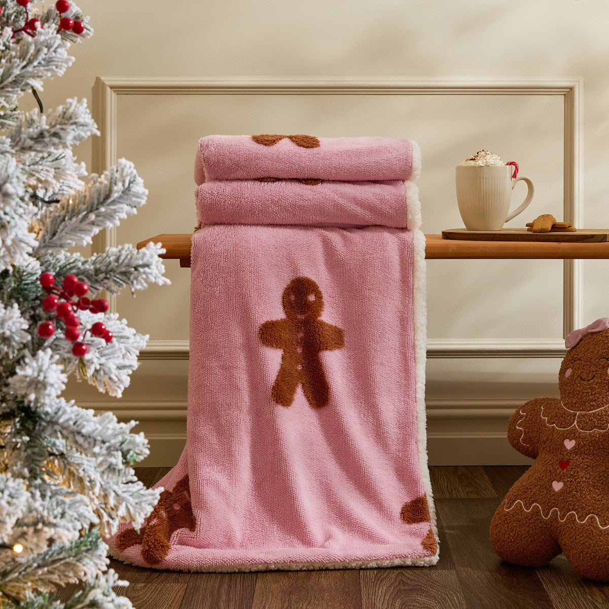 Tufted Gingerbread Fleece Throw – Pink
